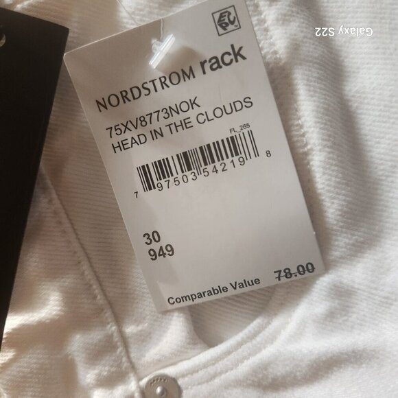 Blank NYC "Head in the Clouds" White Jean shorts. NWT. Size: Various - Picture 12 of 13